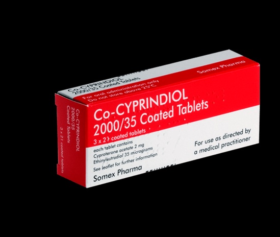 Ordonnance et gélules de cyprotérone